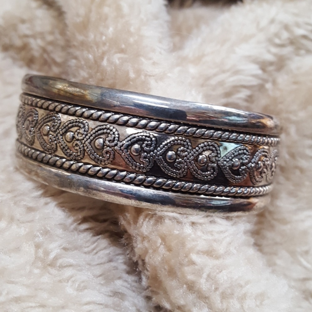 Cuff bracelet